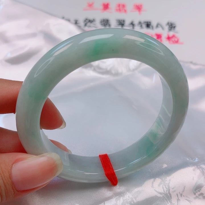 惜***沅翡翠手镯未镶嵌53圈