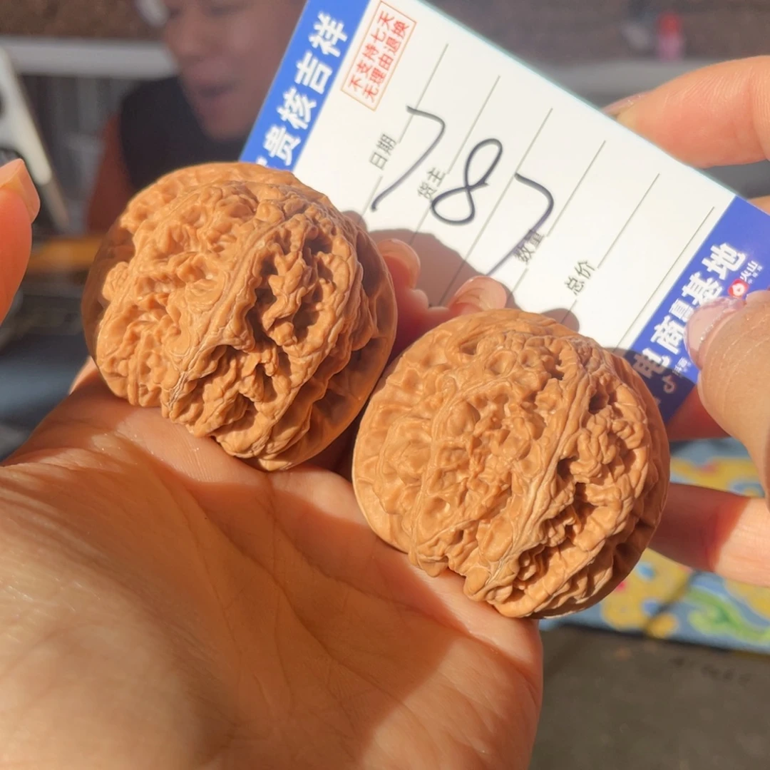 王****把件核桃47左右全品无修粗筋头货