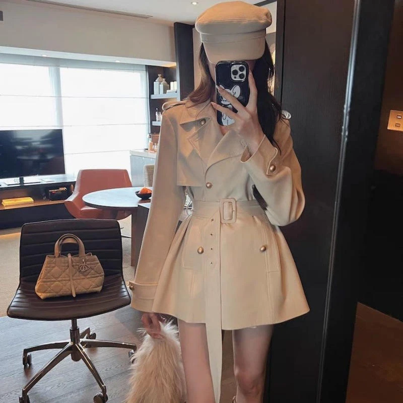 气质短款2025风衣外套新款双排小个子多巴胺休闲英伦大衣