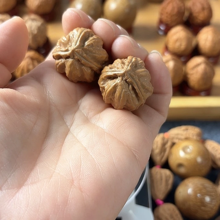 文玩核桃吊坠等****0云朵195