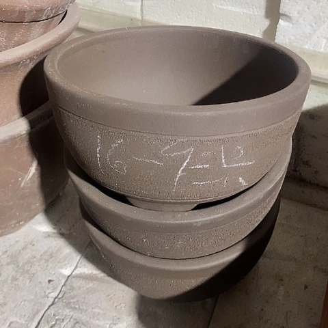 紫砂中国宜兴紫砂花，