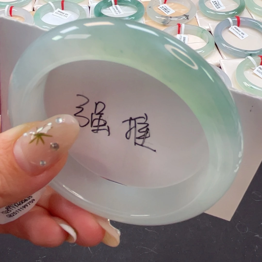 未镶嵌手镯翡翠19号果冻底苹果绿