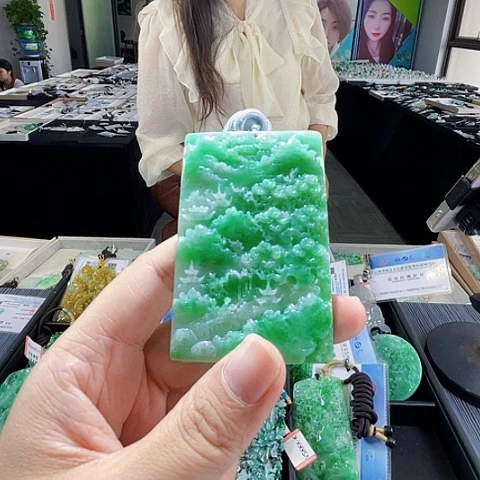 翡翠未镶嵌颈饰翡翠