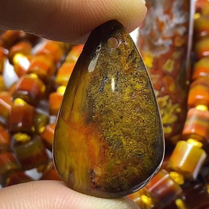 玛瑙/玉髓颈饰未镶嵌