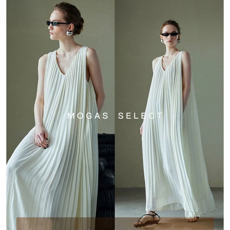 重工高定灵动百褶V领连衣裙女夏高级感轻奢宽松显瘦无袖背心长裙