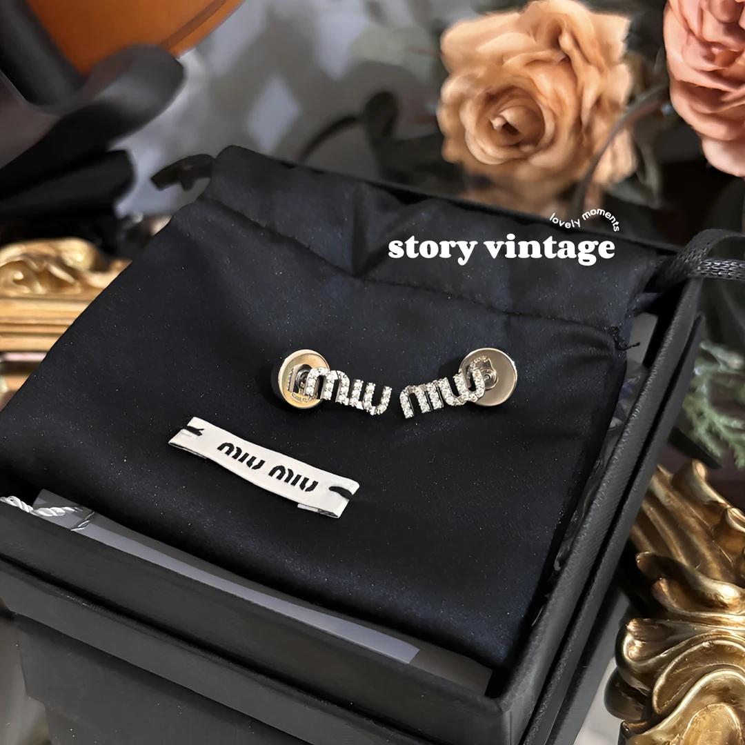 99新 MIU MIU/缪缪 Miumiu 银色字母满钻耳钉气质轻奢vintage
