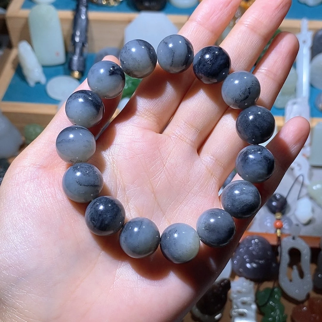 和田玉未镶嵌颈饰墨***是