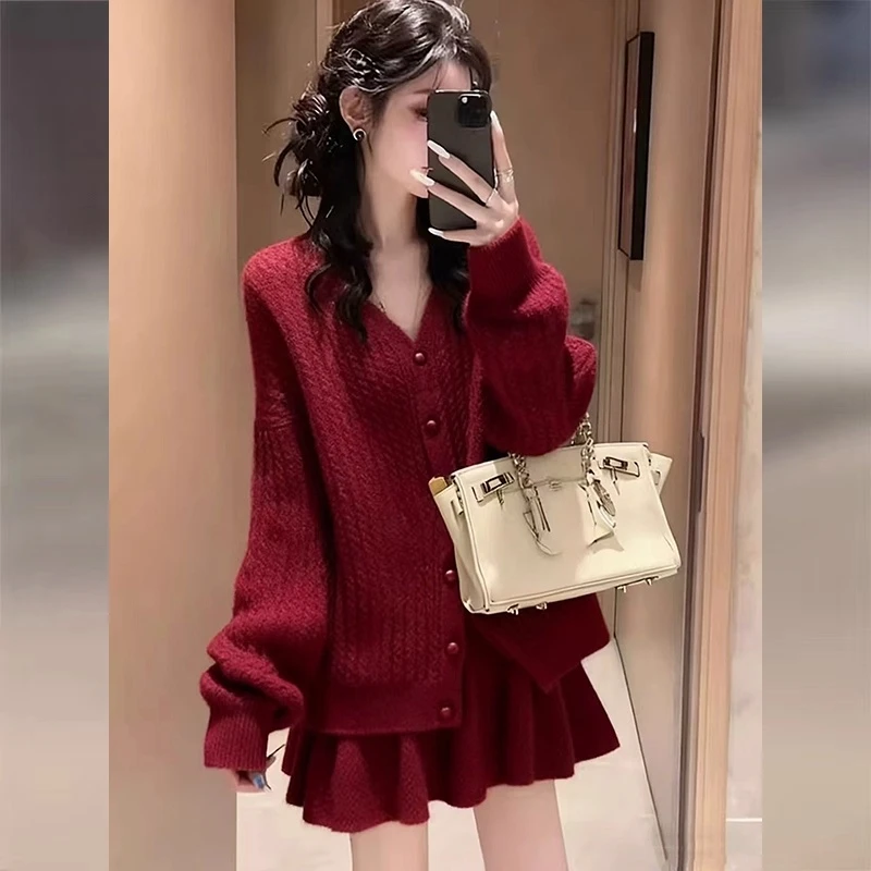 小个子红色毛衣套装女2026新款秋冬慵懒风穿搭针织上衣短裙两件套