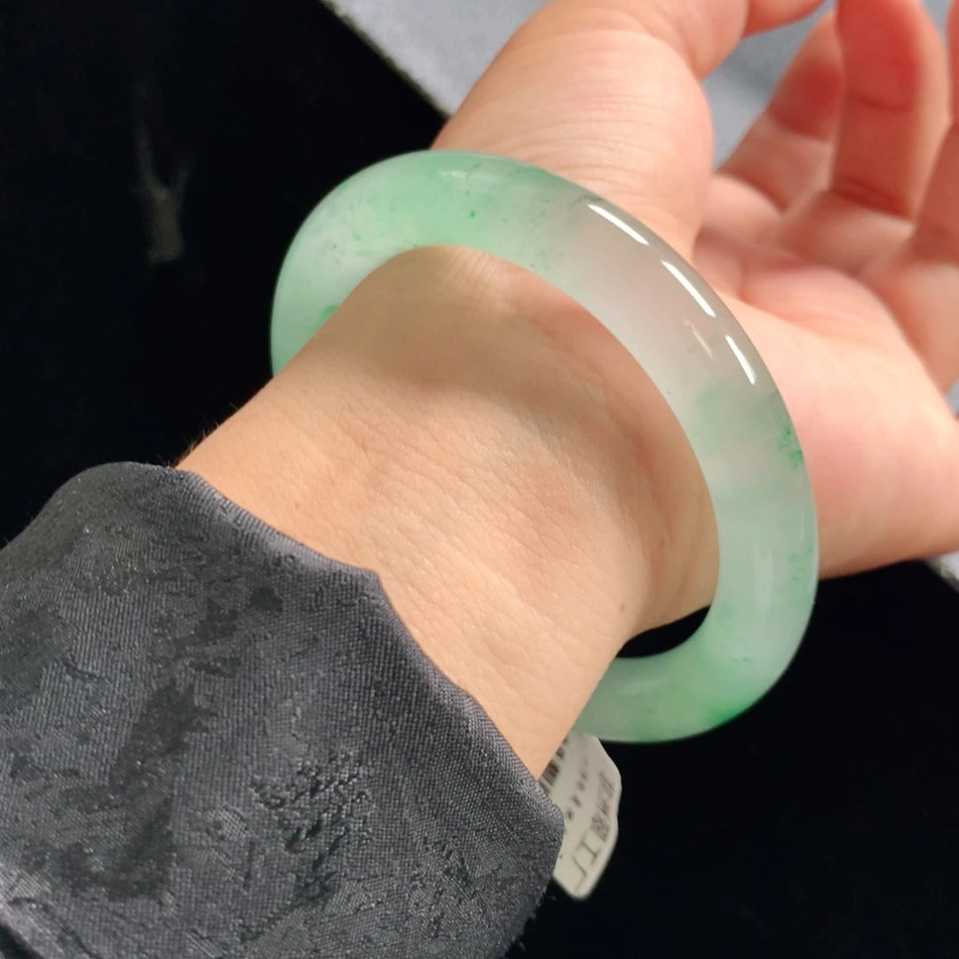 石英质玉57圆条未镶嵌