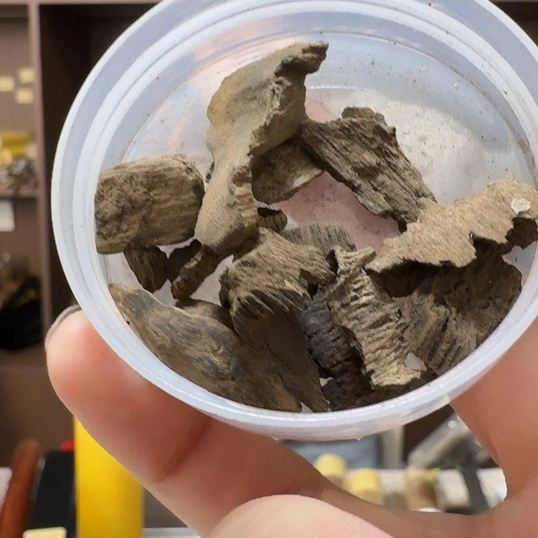 沉香沉香碎屑富森红土高阶原材料5克