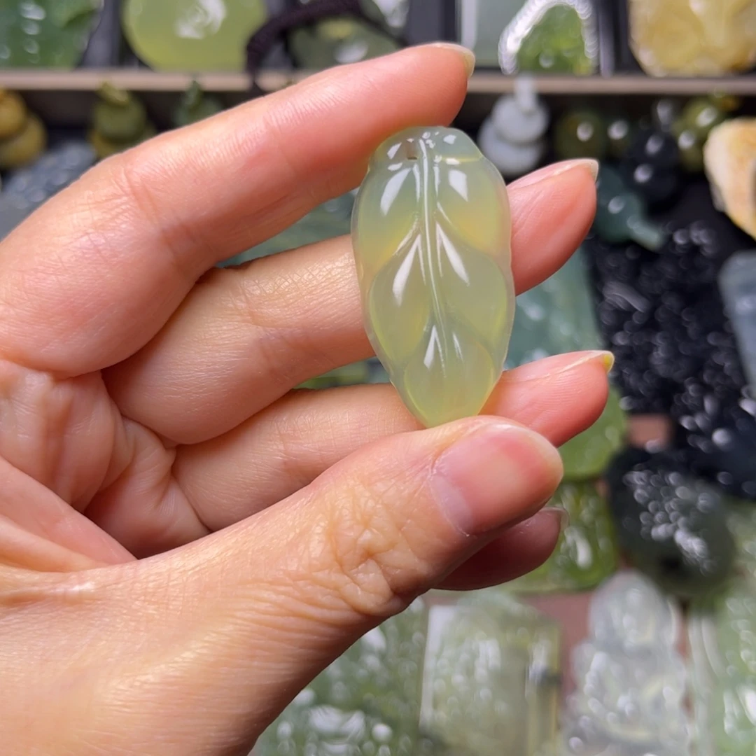 蛇纹石玉未镶嵌吊坠(不含链)