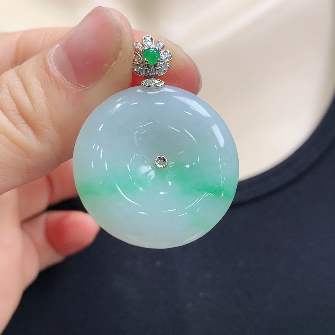 翡翠颈饰18K金镶嵌平安扣