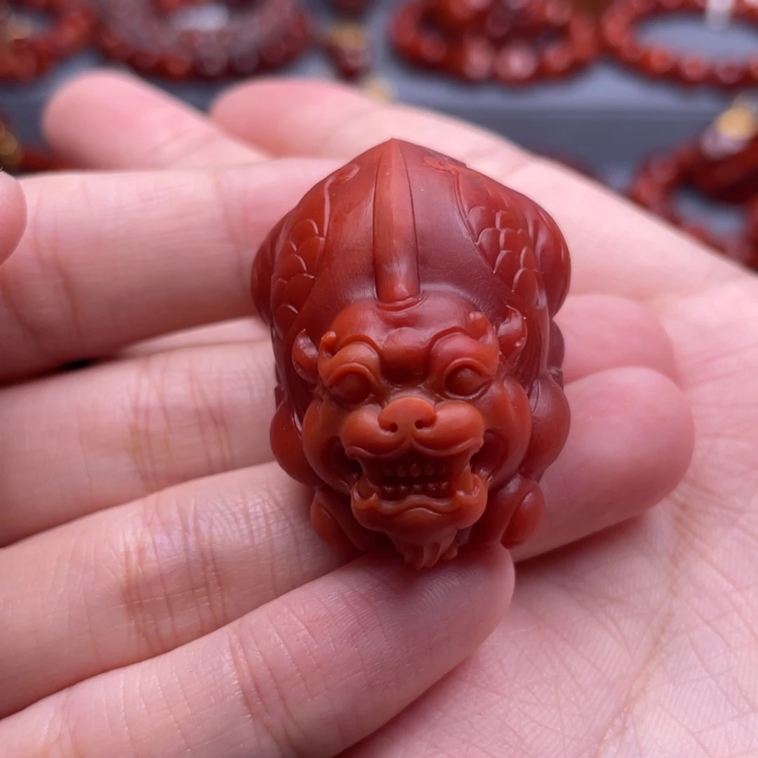 南红玛瑙未镶嵌珠宝奇石貔貅吊坠