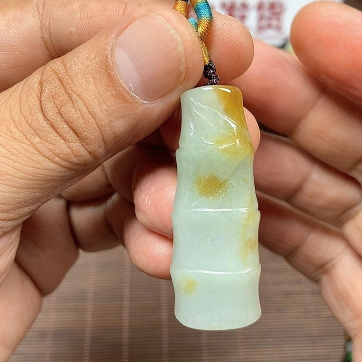 颈饰未镶嵌翡翠天然翡翠玉A货配证书