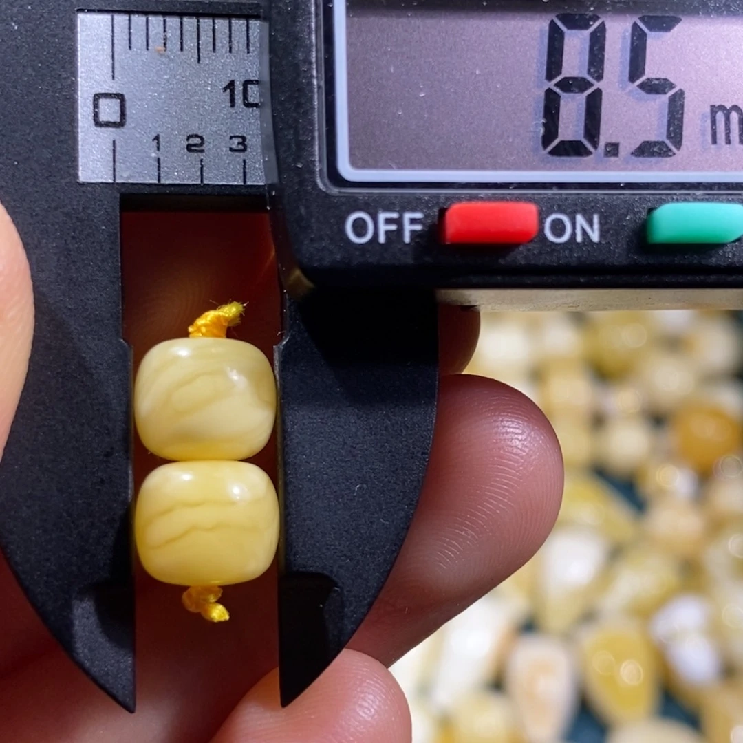 未镶嵌蜜蜡裸石配饰