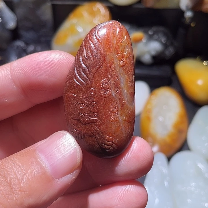 颈饰未镶嵌和田玉（糖玉）