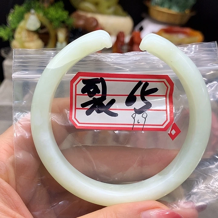 ****哥蛇纹石玉未镶嵌手镯