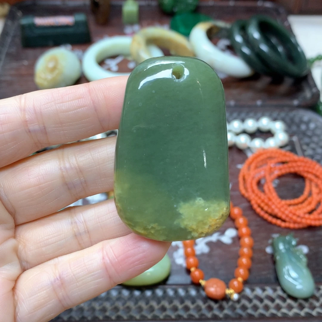 岫岩河磨玉（透闪石质玉）未镶嵌颈饰