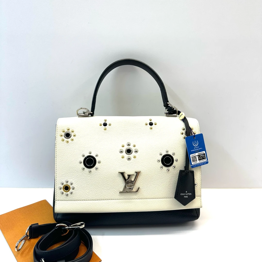 95新 LouisVuitton/路易威登 98新 lock me 限量款拼色邮差单肩包