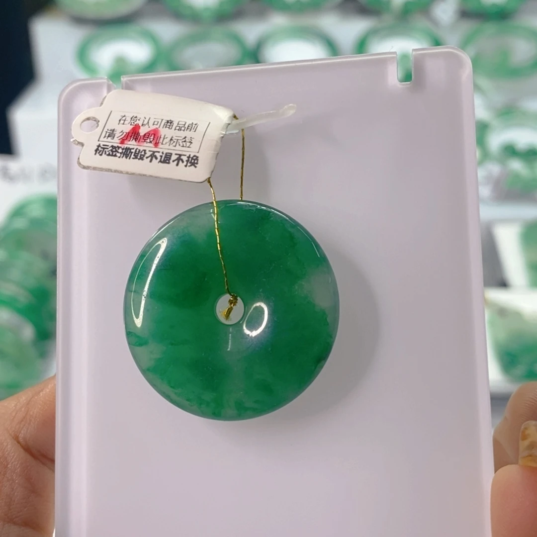 石英质玉未镶嵌颈饰