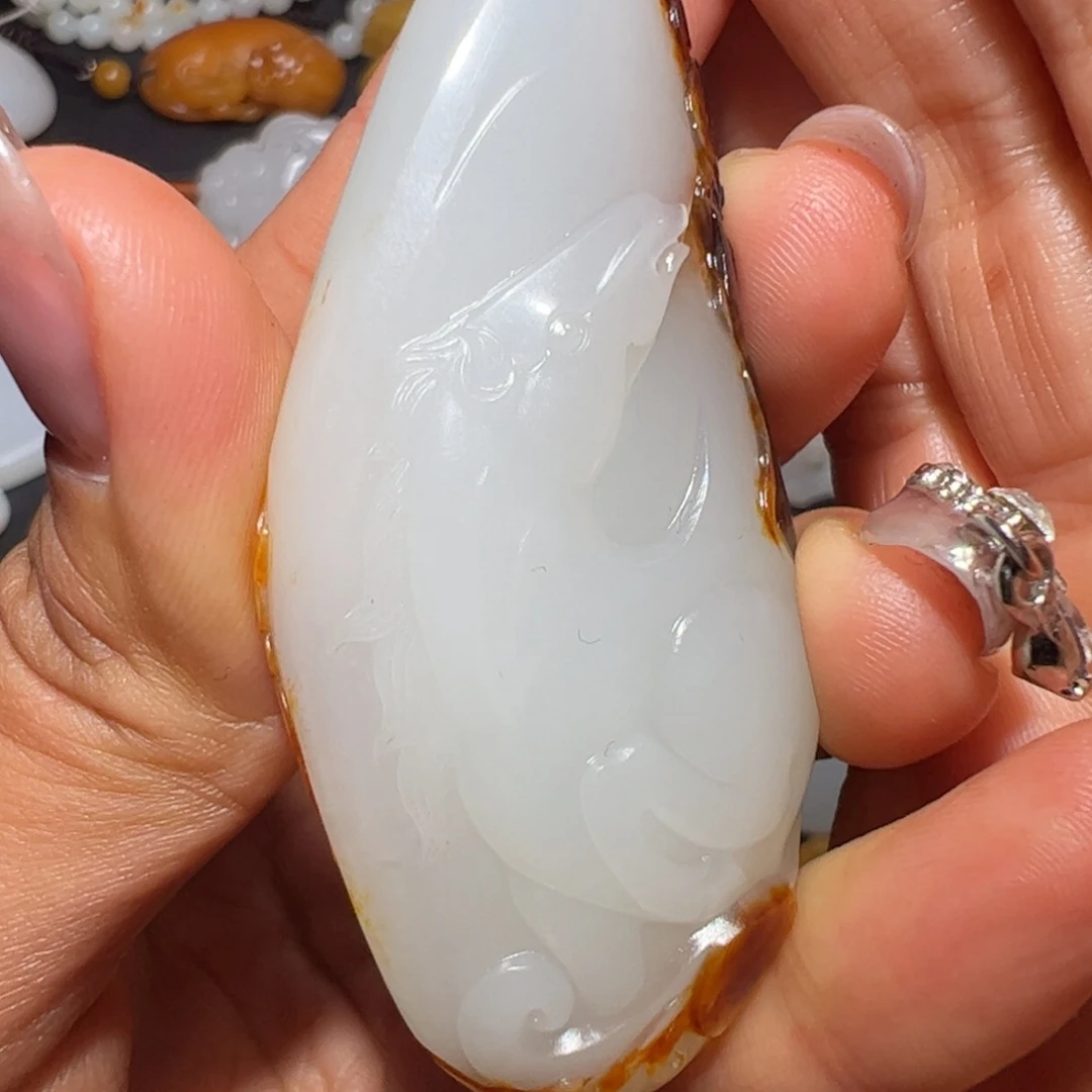 天***子和田玉未镶嵌颈饰