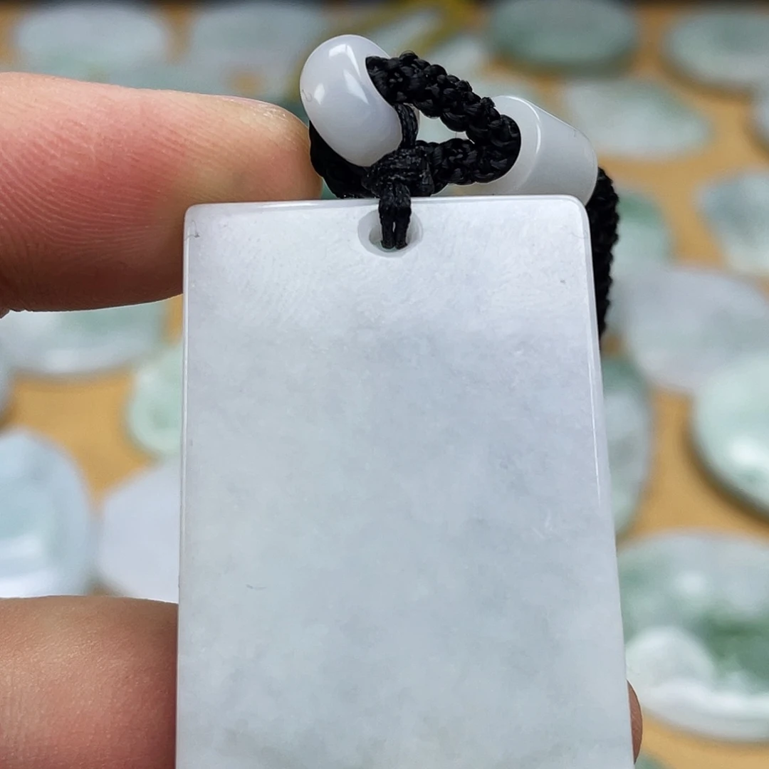 翡翠未镶嵌颈饰无事牌