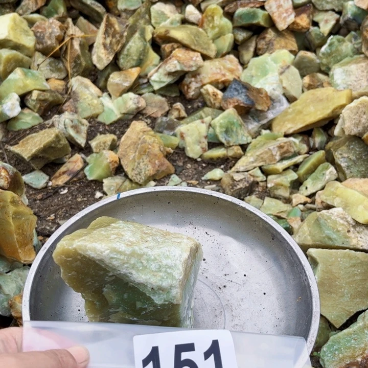 未镶嵌蛇纹石玉珠宝半成品