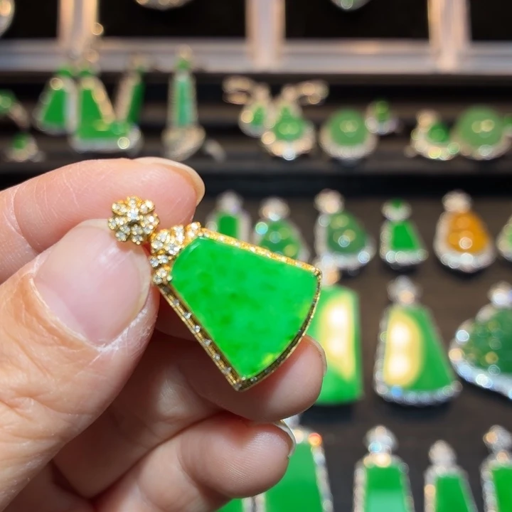 翡翠18K金镶嵌吊坠(不含链)翡翠