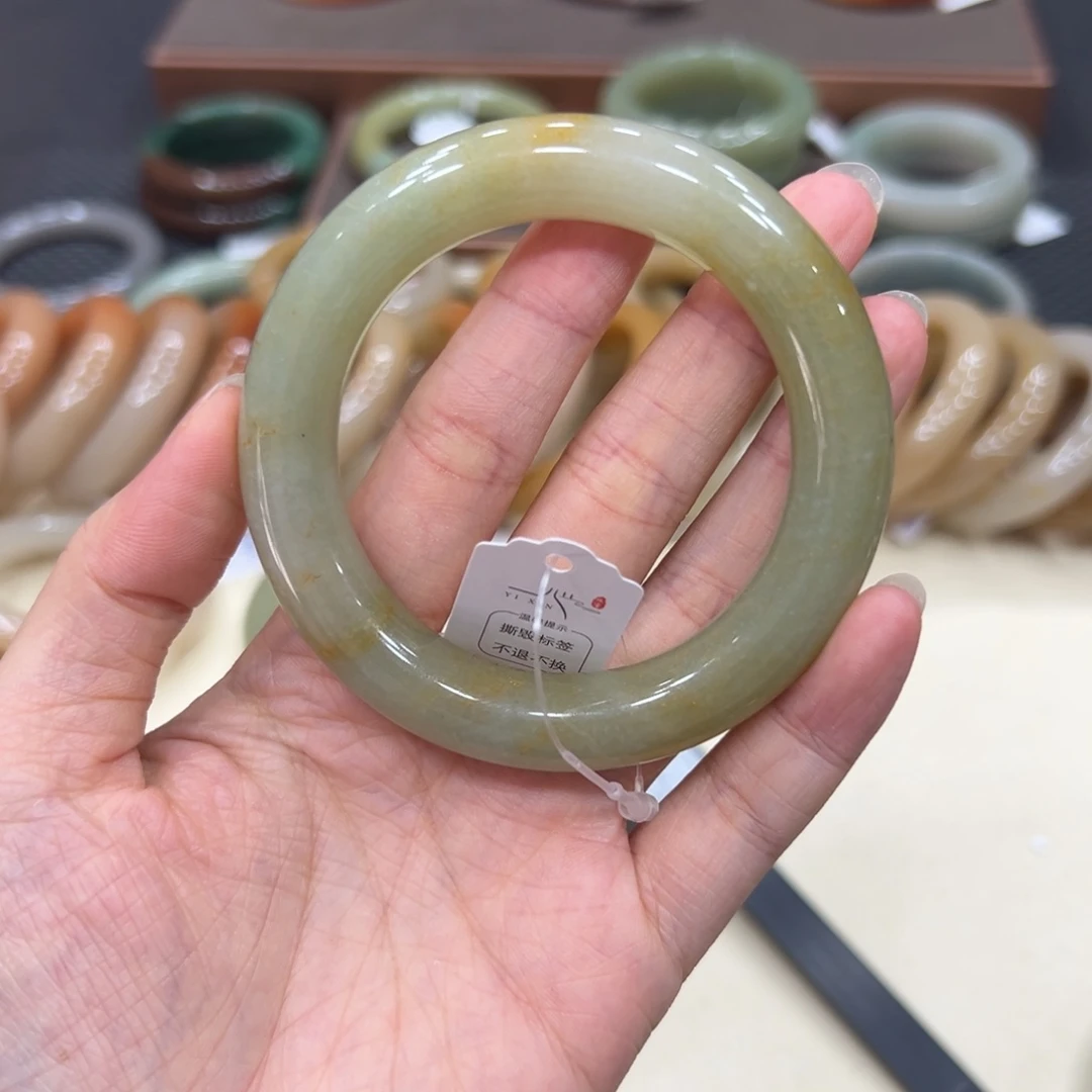 石英质玉手镯未镶嵌派*星