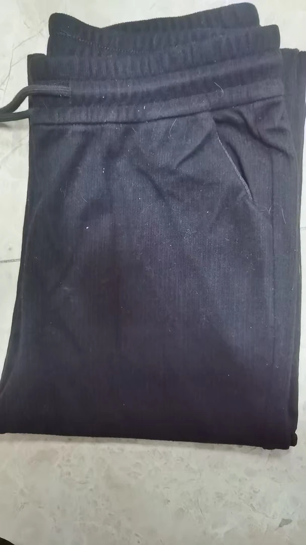 60号女士裤子120斤之内。