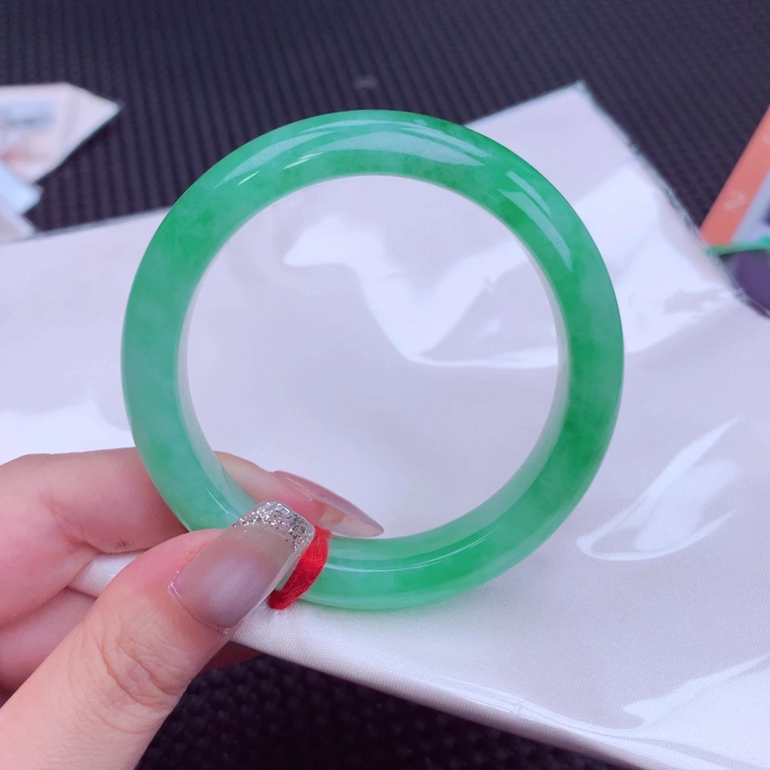 翡翠未镶嵌手镯翡翠