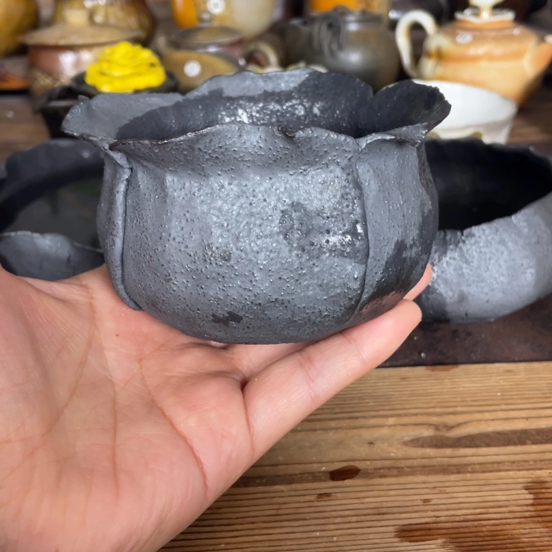上****鲤黑珍珠柴烧。 建水。