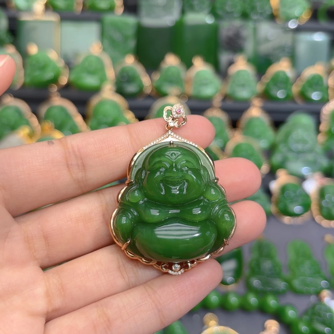 颈饰18K金镶嵌和田玉（碧玉）