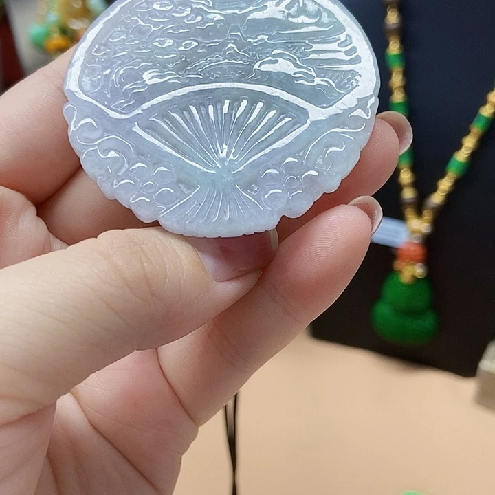 翡翠未镶嵌颈饰吊坠