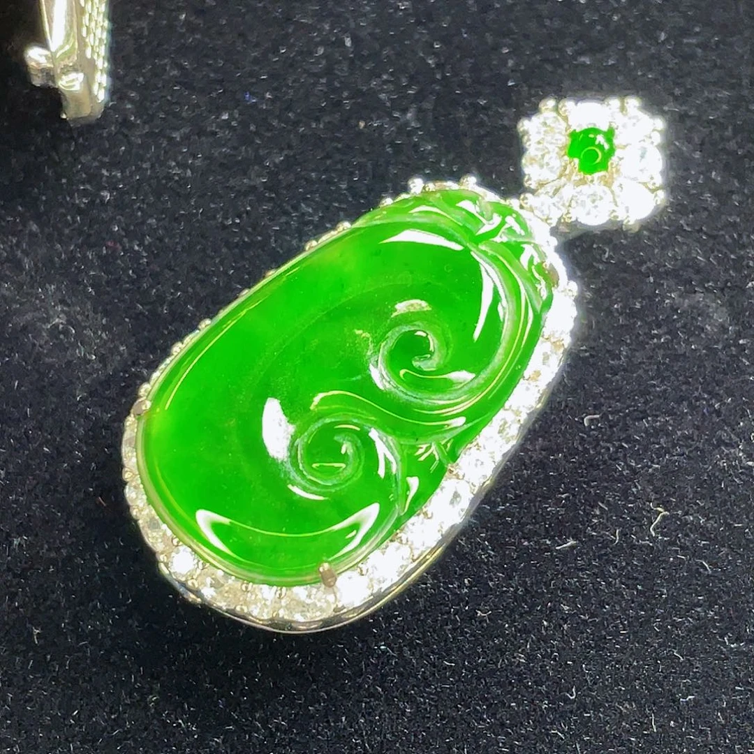 翡翠未镶嵌吊坠(不含链)