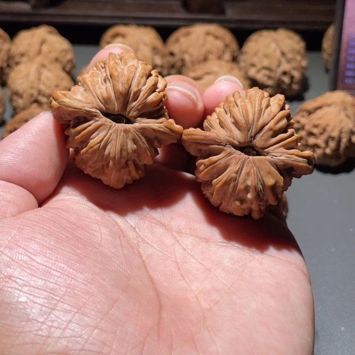 玉***风桃核吊坠40蓟县楼