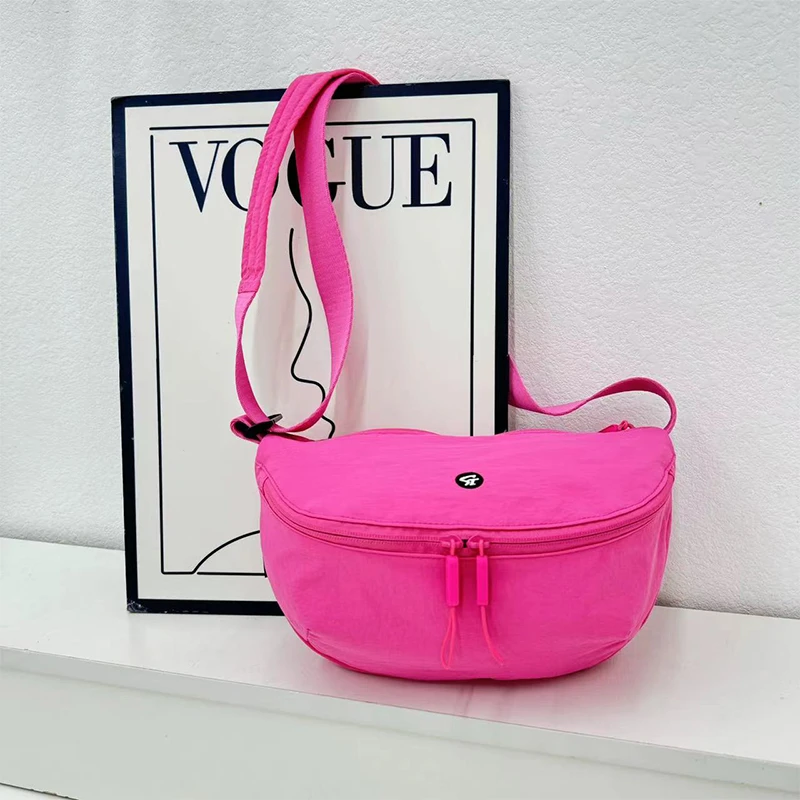 佰斯图中性风甜酷斜跨胸包多口袋轻便防水骑行斜跨包单肩马鞍包潮