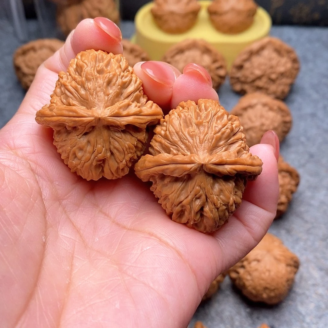 文玩核桃把件繁**年精品三角白38全品