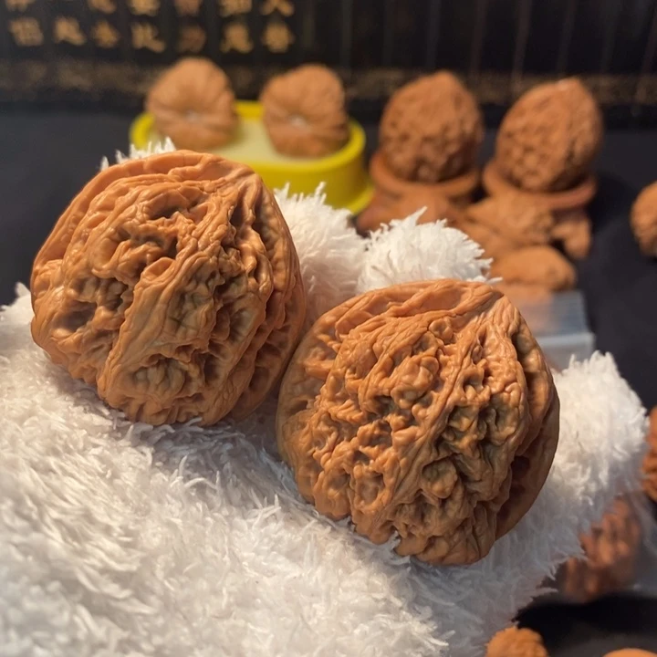 文玩核桃吊坠43.5粗筋