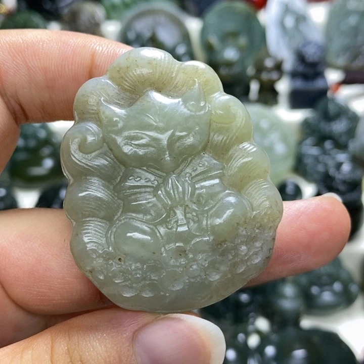 颈饰未镶嵌和田玉