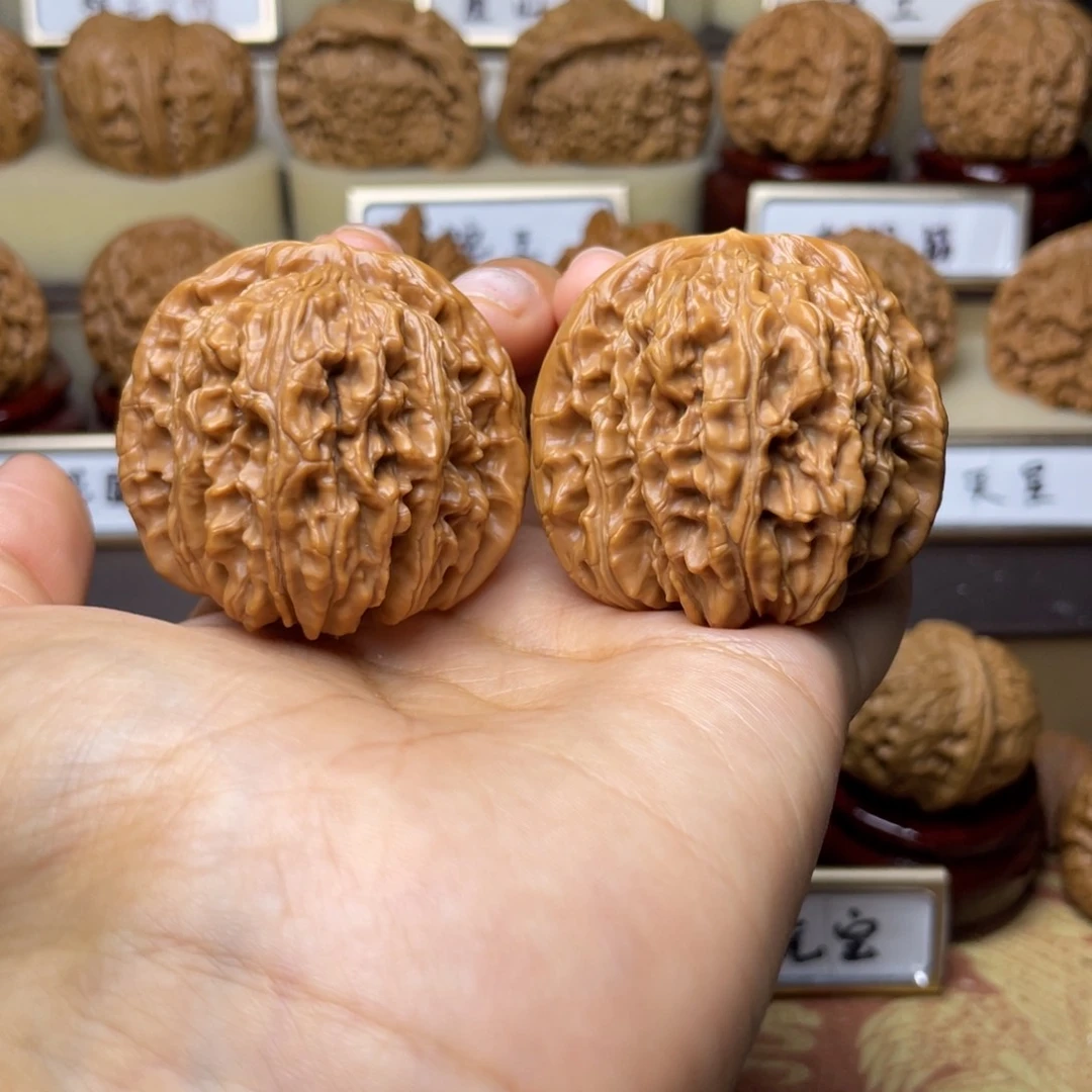 文玩核桃把件四座楼43左右