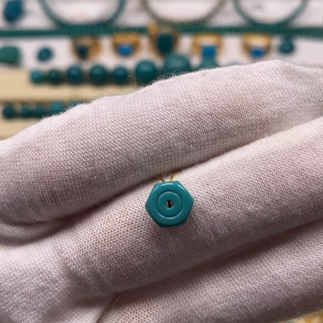 绿松石未镶嵌珠宝奇石背云7.5mm