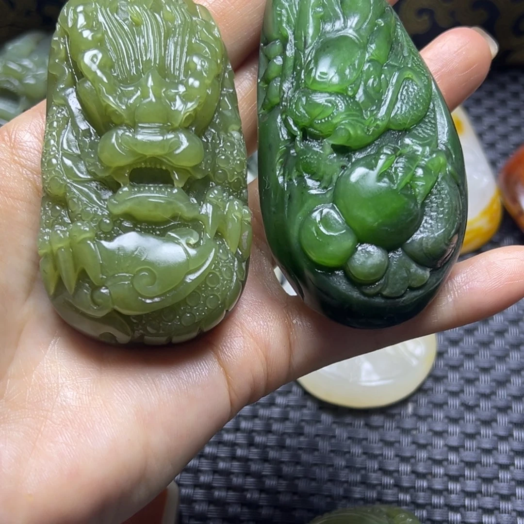 *****和田玉未镶嵌把件