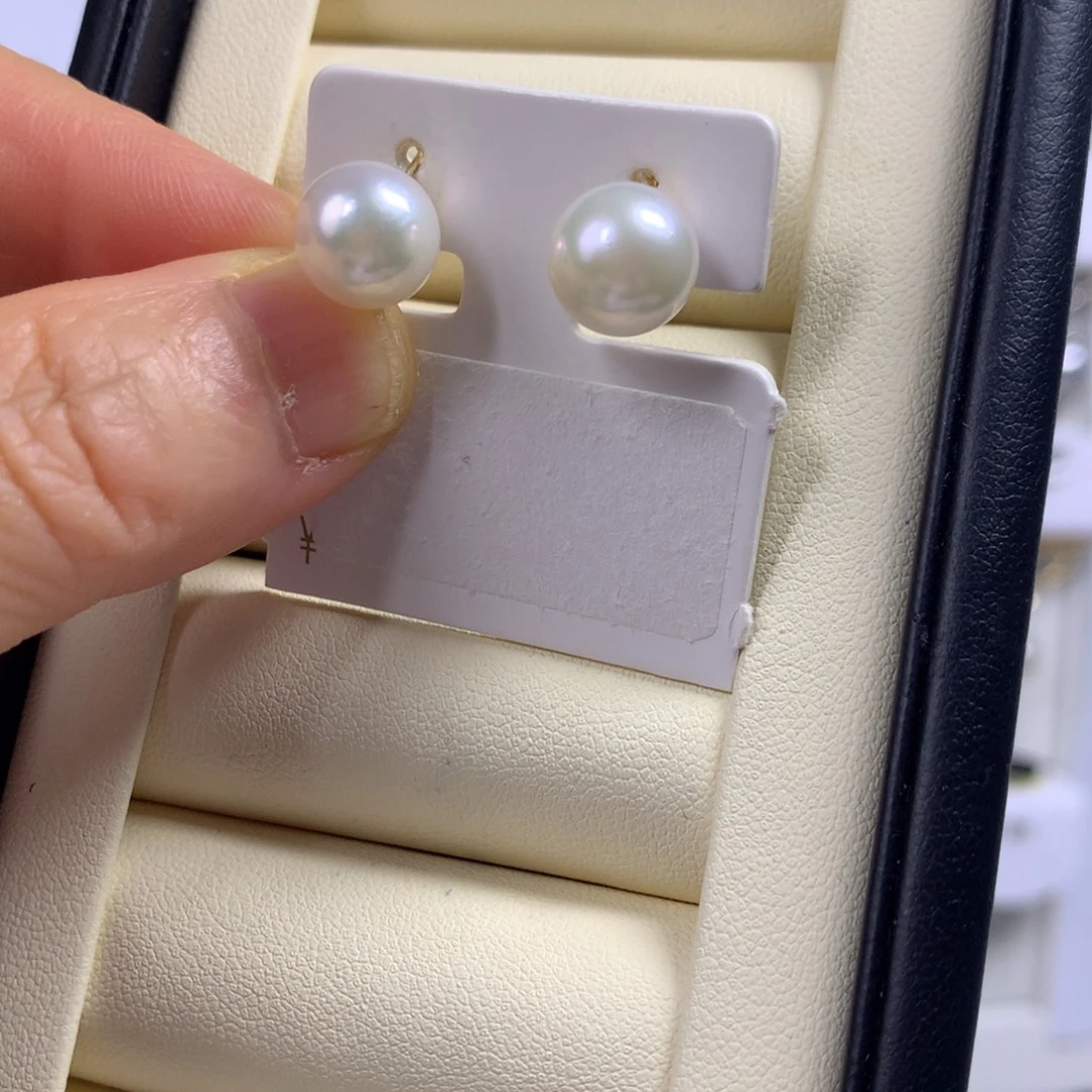 18K金镶嵌海水珍珠耳饰