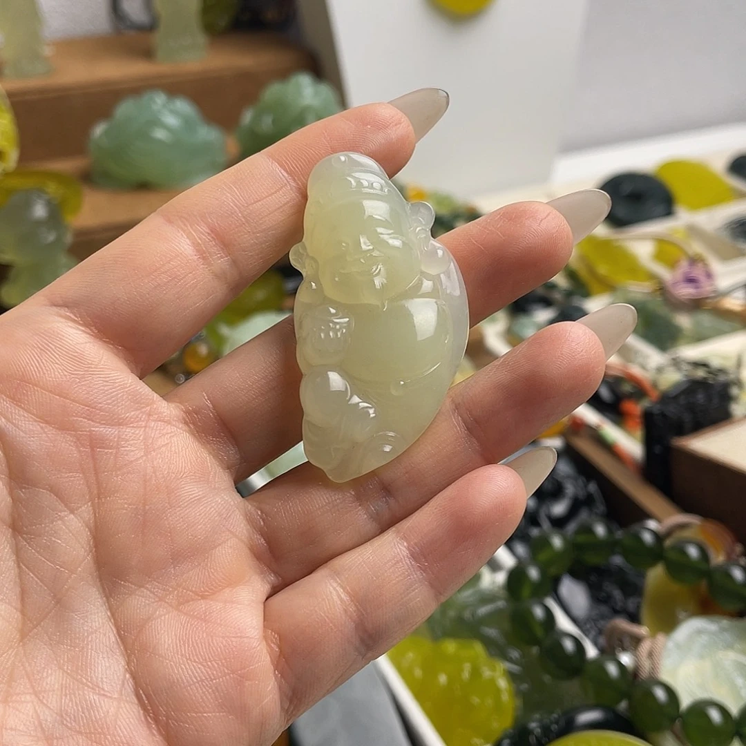 蛇纹石玉未镶嵌颈饰