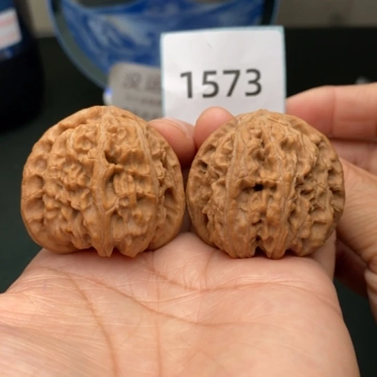 文玩核桃把件些*40三角白1573