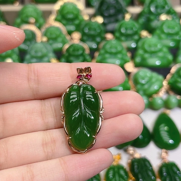 和田玉（碧玉）颈饰18K金镶嵌