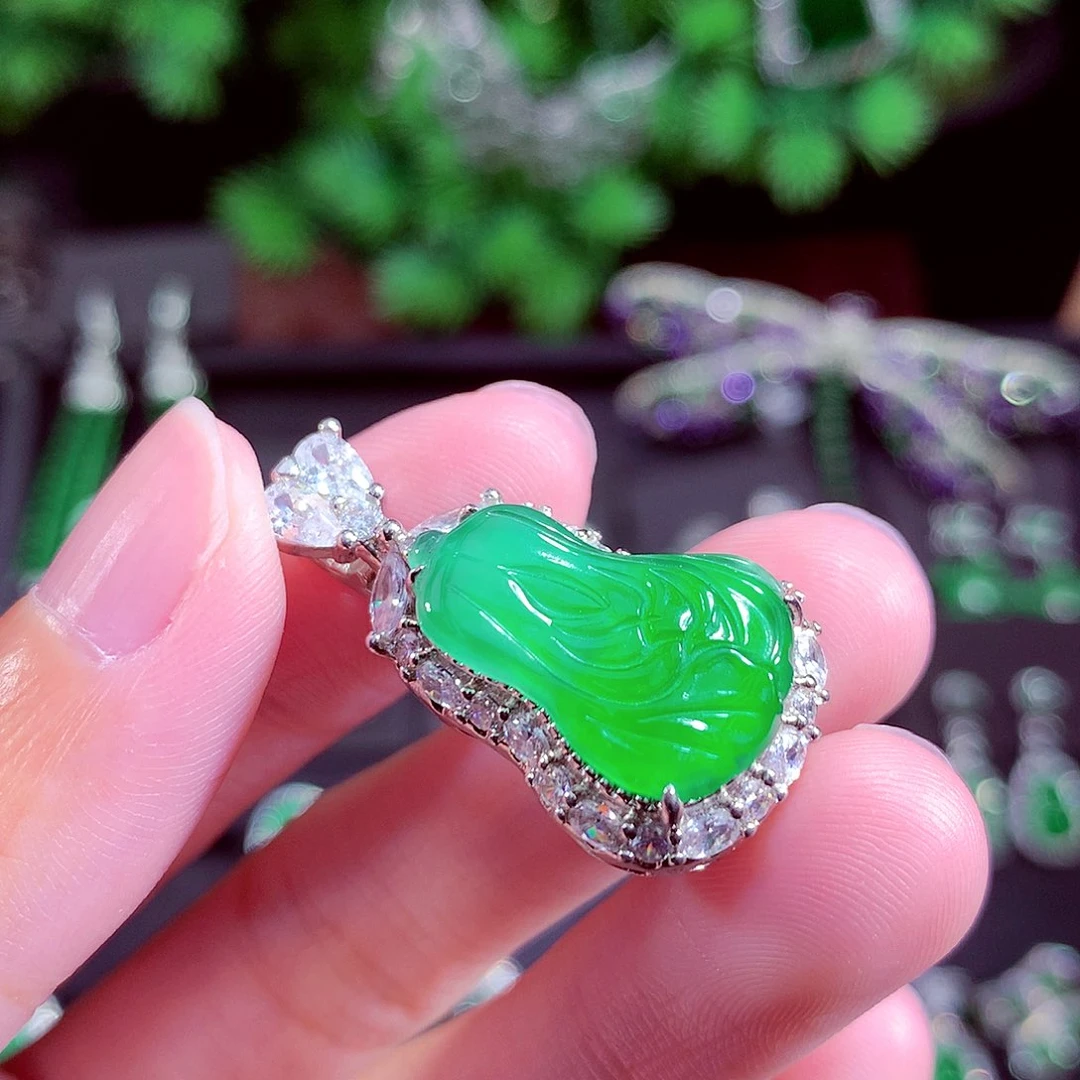 颈饰未镶嵌翡翠天然