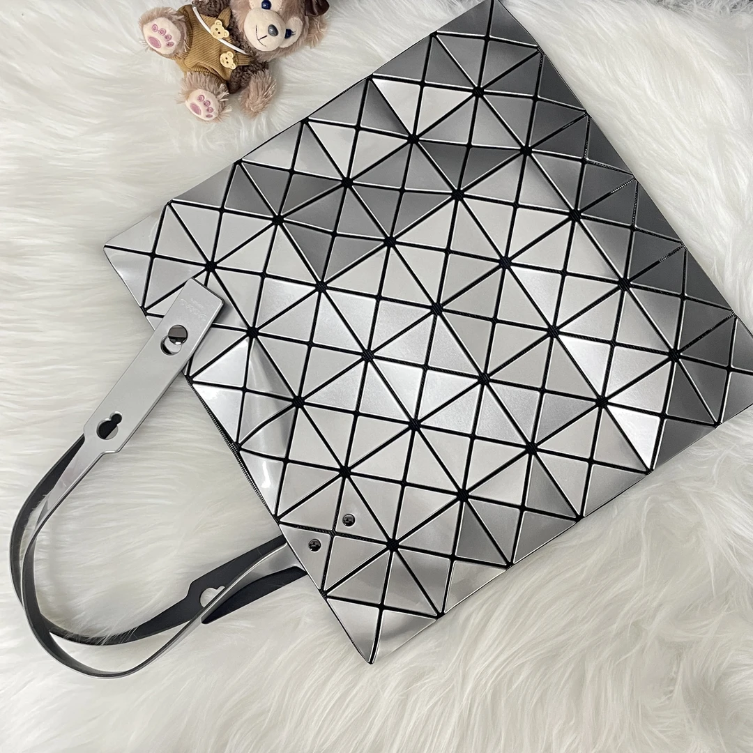 95新 Issey Miyake/三宅一生 三宅一生银色单肩包