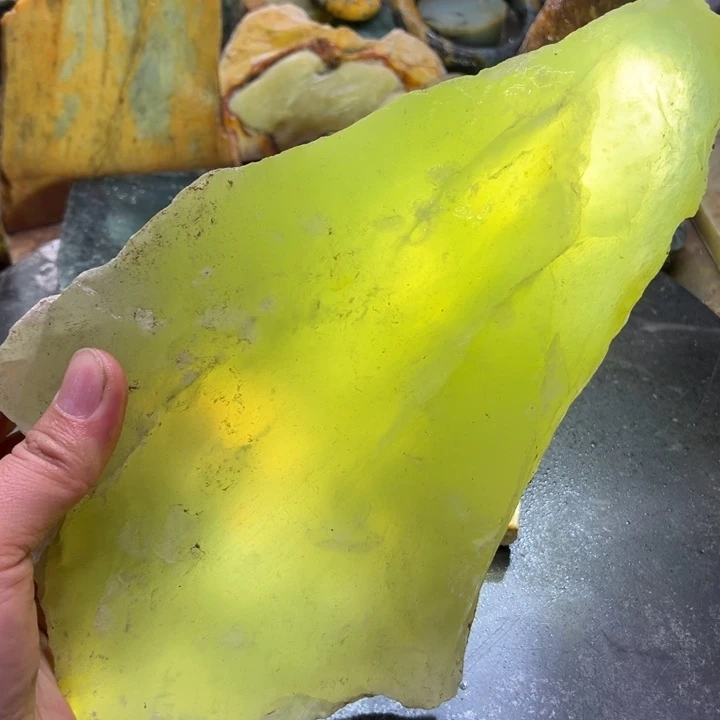 未镶嵌蛇纹石玉珠宝奇石